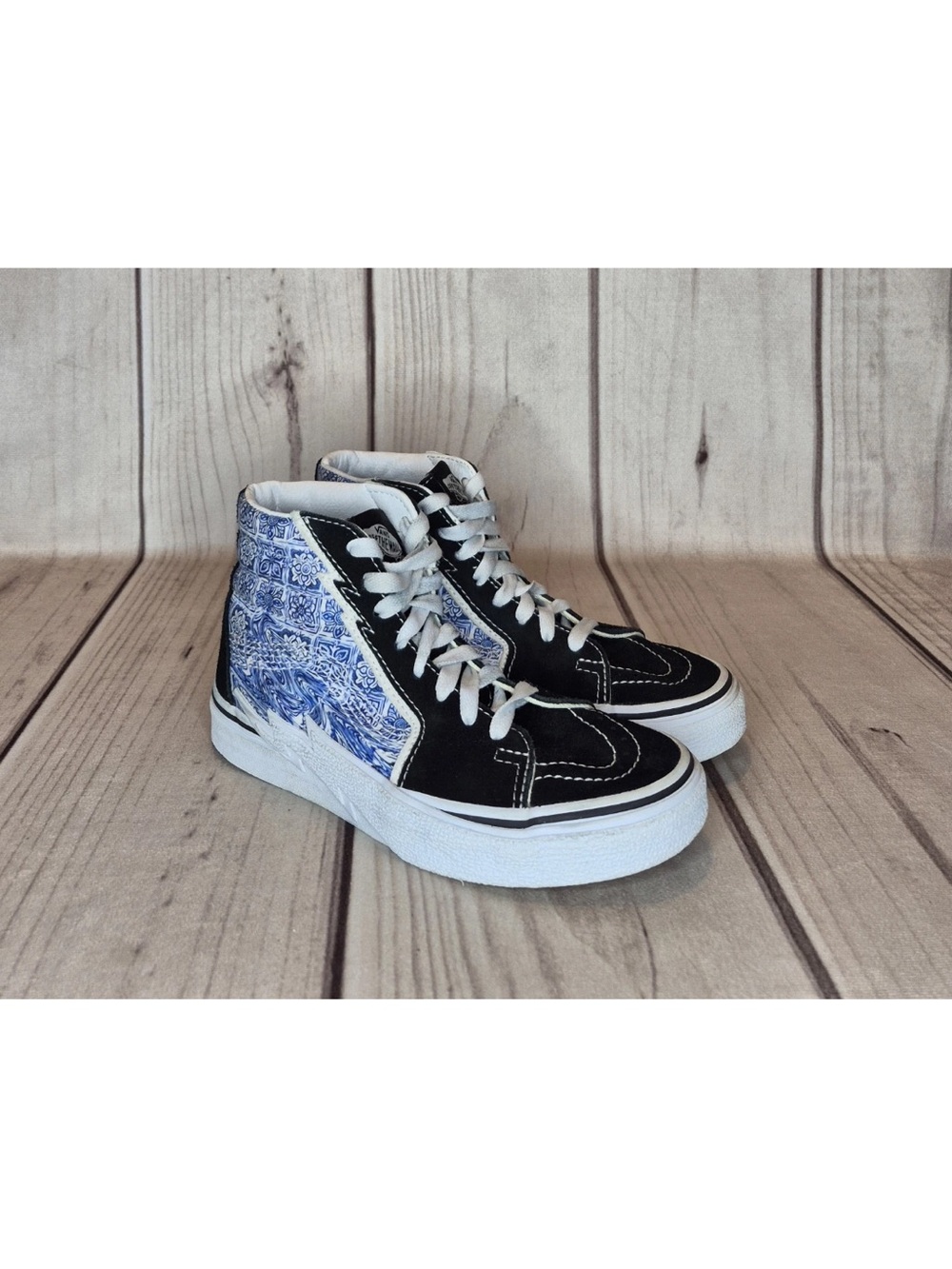 VANS Sk8-Hi Bolt Women’s Size 5 Suede Canvas Black Blue Skate Shoes